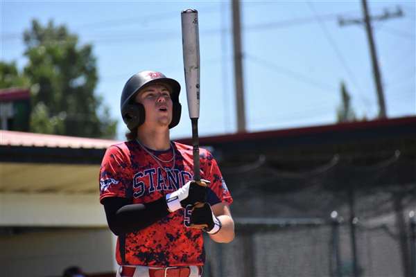 Medford Mustangs 2022 batter stance