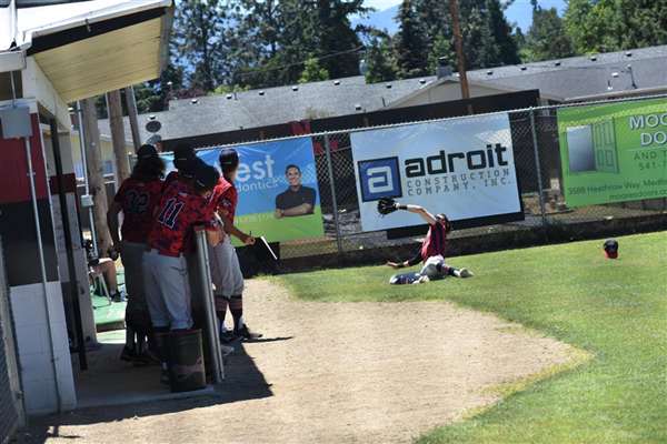 Medford Mustangs 2022 diving catch